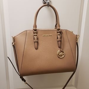 🍁Like New Micheal kors Ciara satchel🎁🍁